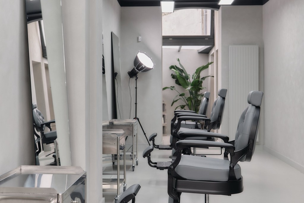 Intérieur du salon Eternal Style (1 / 6)